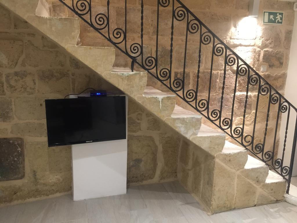 Apartment G.b. *